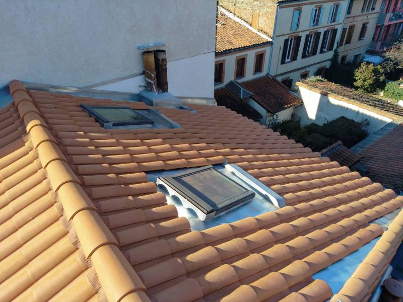 entourage de fenêtre de toit sur mesure en zinc naturel à Toulouse